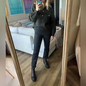 Green Button Top 🫒